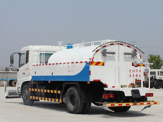 多功能灑水車(chē)——東風(fēng)天錦高壓清洗灑水車(chē)