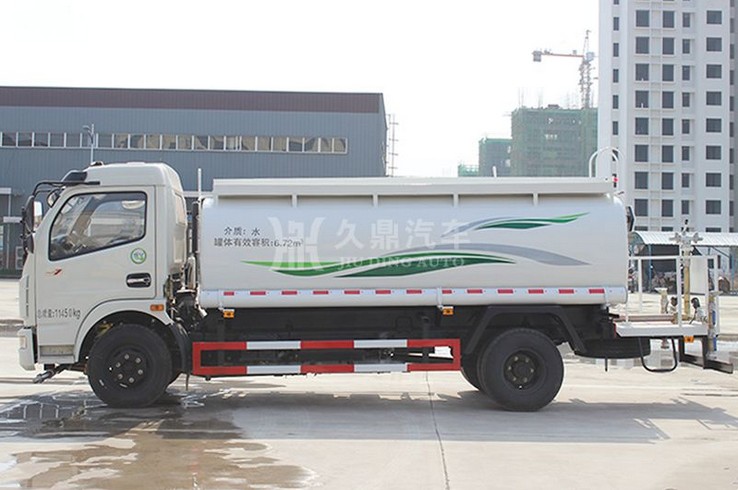 8方灑水車(chē)參數_8噸東風(fēng)多利卡綠化灑水車(chē)價(jià)格