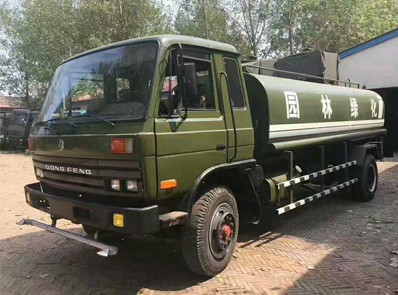 16噸東風(fēng)老款二手灑水車(chē)