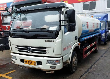 優(yōu)質(zhì)二手9.2方灑水車(chē)轉讓?zhuān)? id=