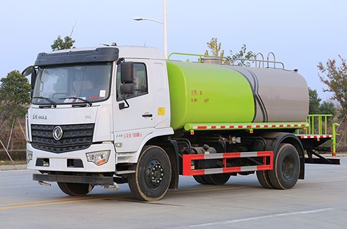 12方灑水車(chē)可以裝多少?lài)嵥甠國六12噸東風(fēng)專(zhuān)用底盤(pán)D3L綠化灑水車(chē)廠(chǎng)家價(jià)格