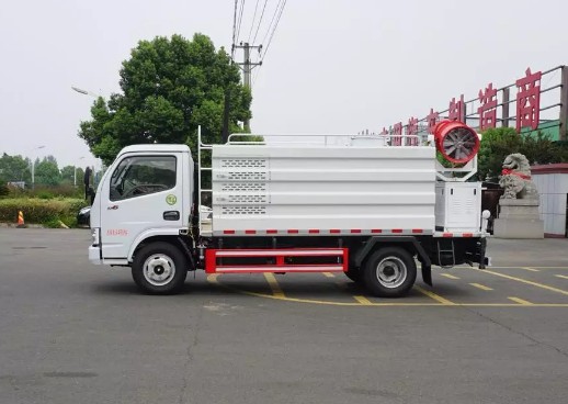 藍牌5噸灑水車(chē)圖片 藍牌5噸灑水車(chē)圖片