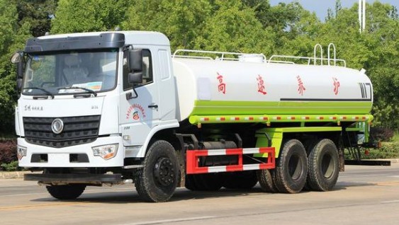 東風(fēng)專(zhuān)底國六20噸灑水車(chē)圖片 東風(fēng)專(zhuān)底國六20噸灑水車(chē)圖片