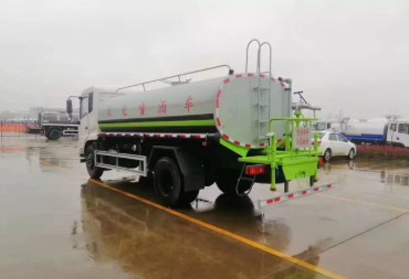 國六15噸東風(fēng)天錦灑水車(chē)圖片 國六15噸東風(fēng)天錦灑水車(chē)圖片