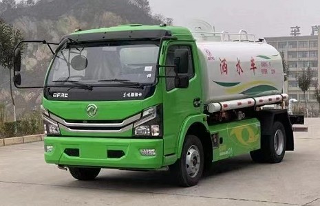 國六東風(fēng)福瑞卡天然氣底盤(pán)灑水車(chē)圖片 國六東風(fēng)福瑞卡天然氣底盤(pán)灑水車(chē)圖片